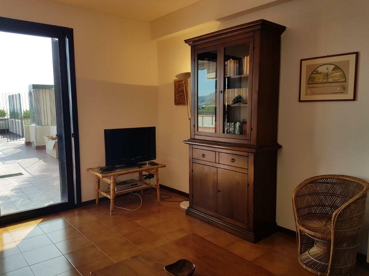陶尔米纳Elisa'S House公寓 外观 照片